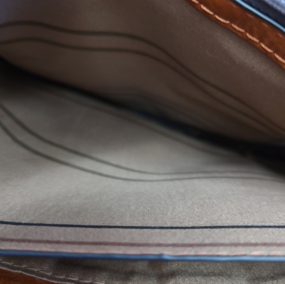 Designer Inspired Tan Leather Look Flap Messenger Bag NWT Wide X Body Strap - Picture 8 of 12